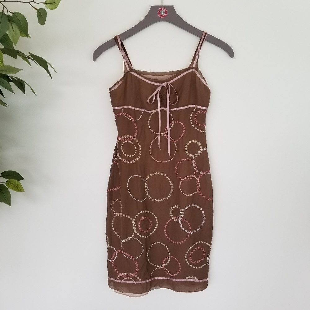 ⭐ 3/$20 BCBGMaxAzria Brown Embroidered Dress